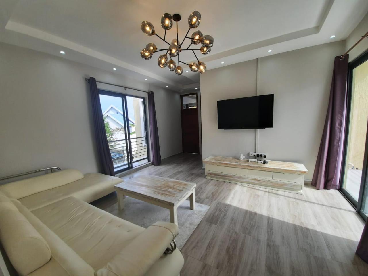 Royal Residence B2 - Gated Semi Detached Villa In Pereybere view 5
