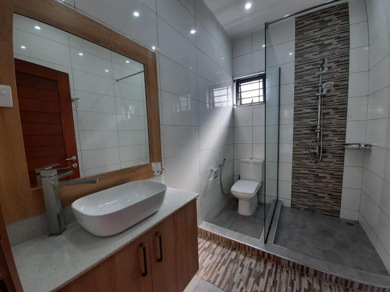 Royal Residence B2 - Gated Semi Detached Villa In Pereybere view 3