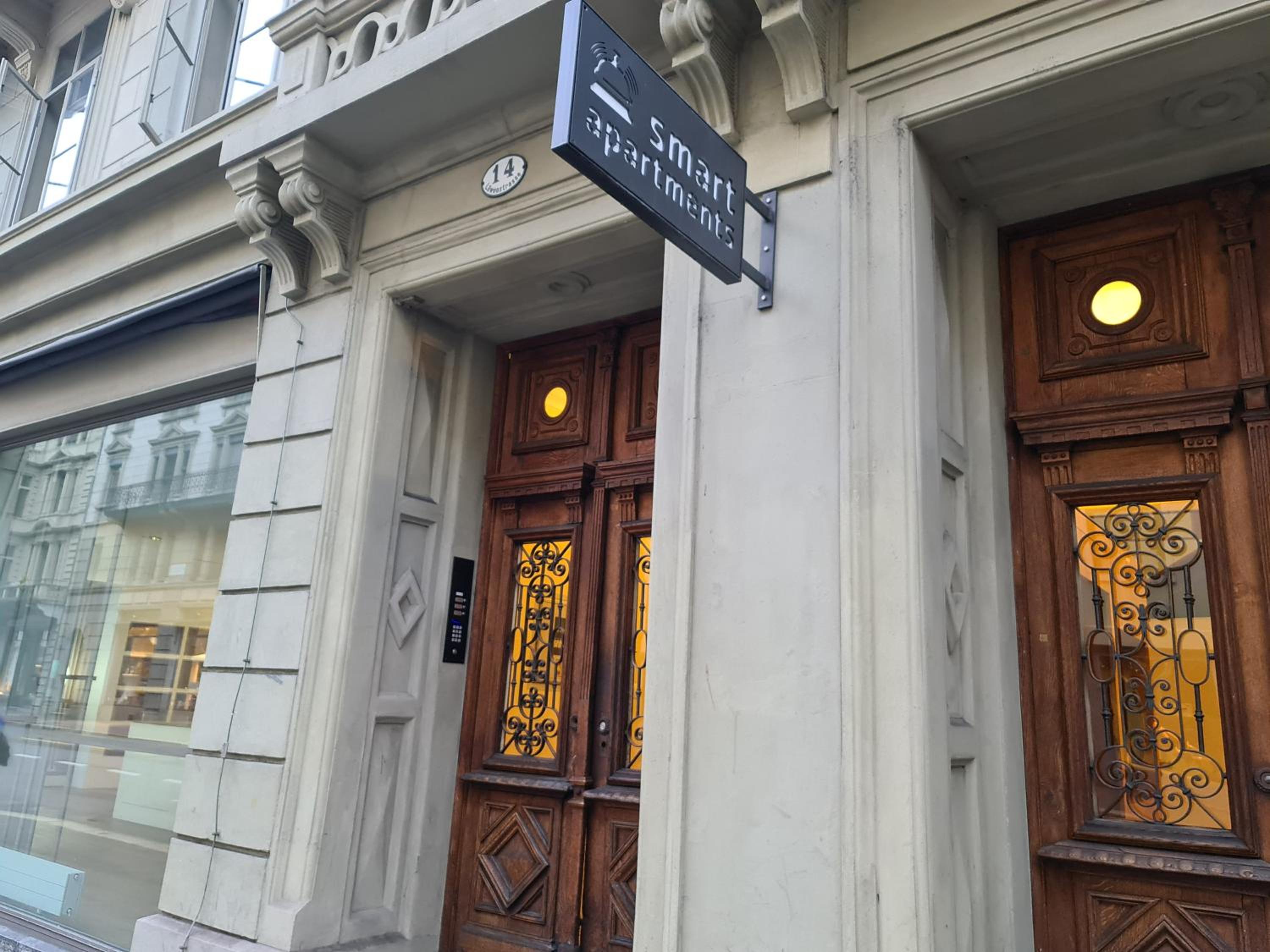 Top City Center Apartments location next to Lion Monument