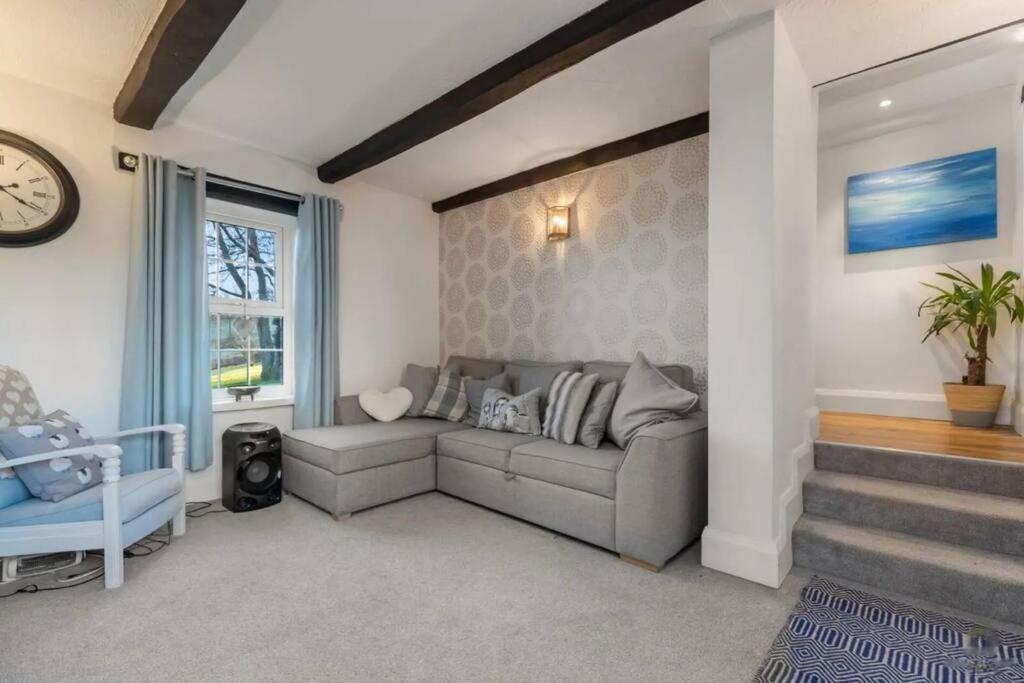 Foxen Holes Cottage view 4