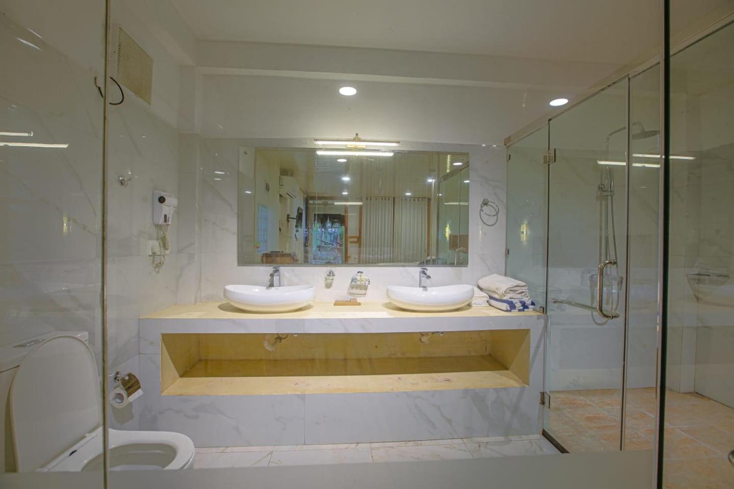Sri Lanka Beach House Hotel and SPA
