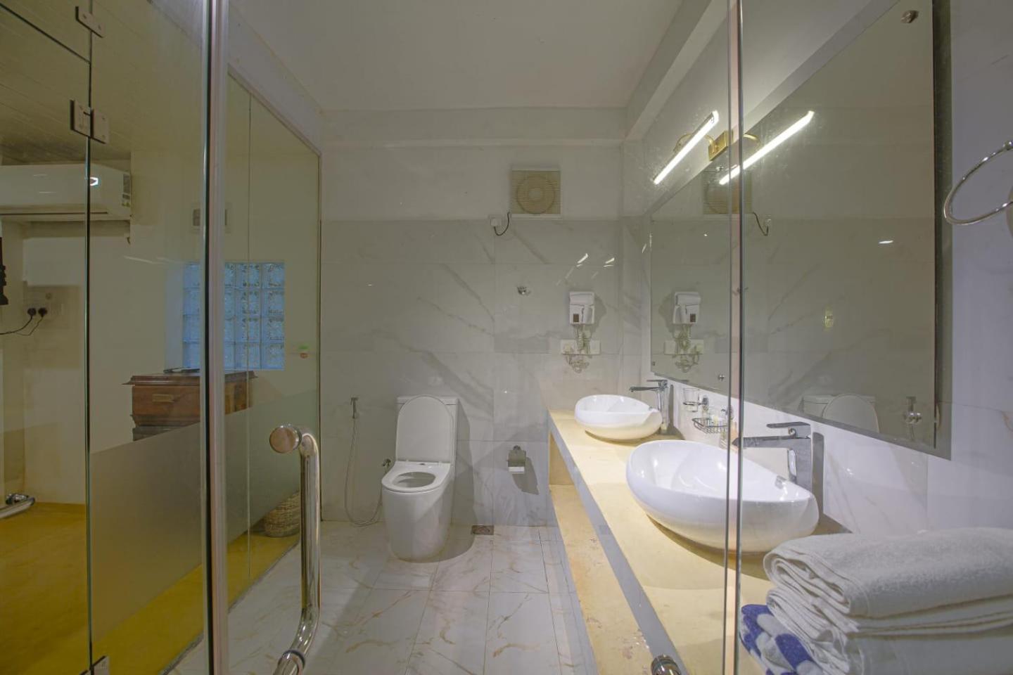 Sri Lanka Beach House Hotel and SPA