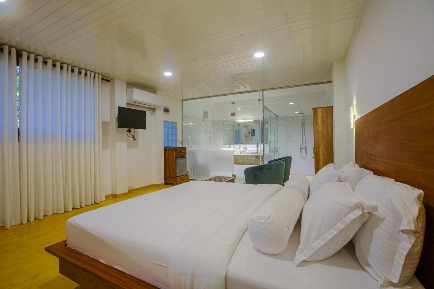 Sri Lanka Beach House Hotel and SPA