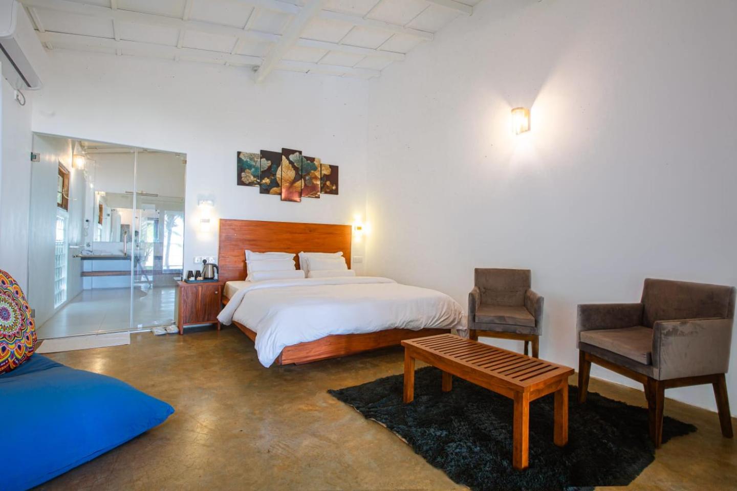 Sri Lanka Beach House Hotel and SPA