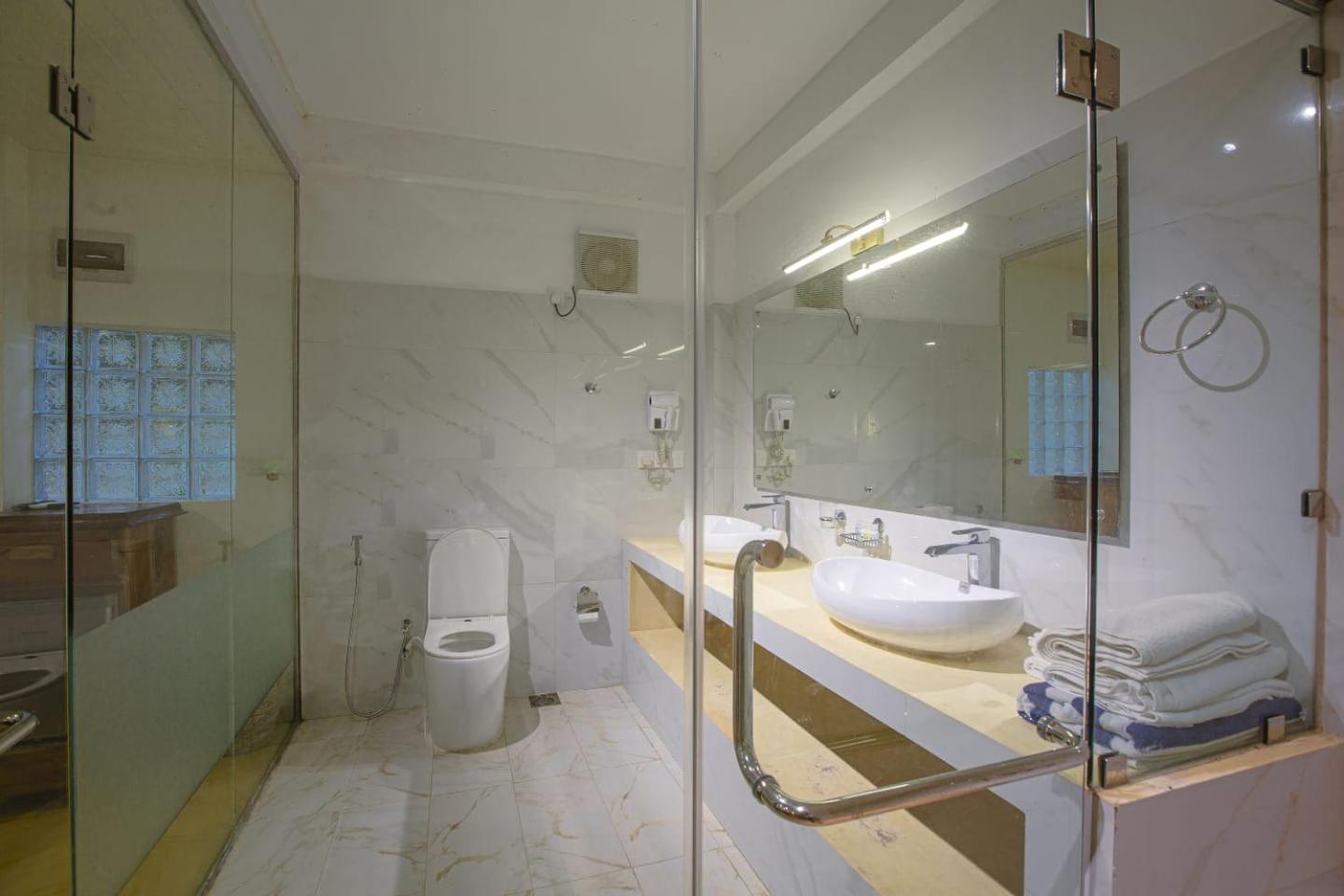 Sri Lanka Beach House Hotel and SPA