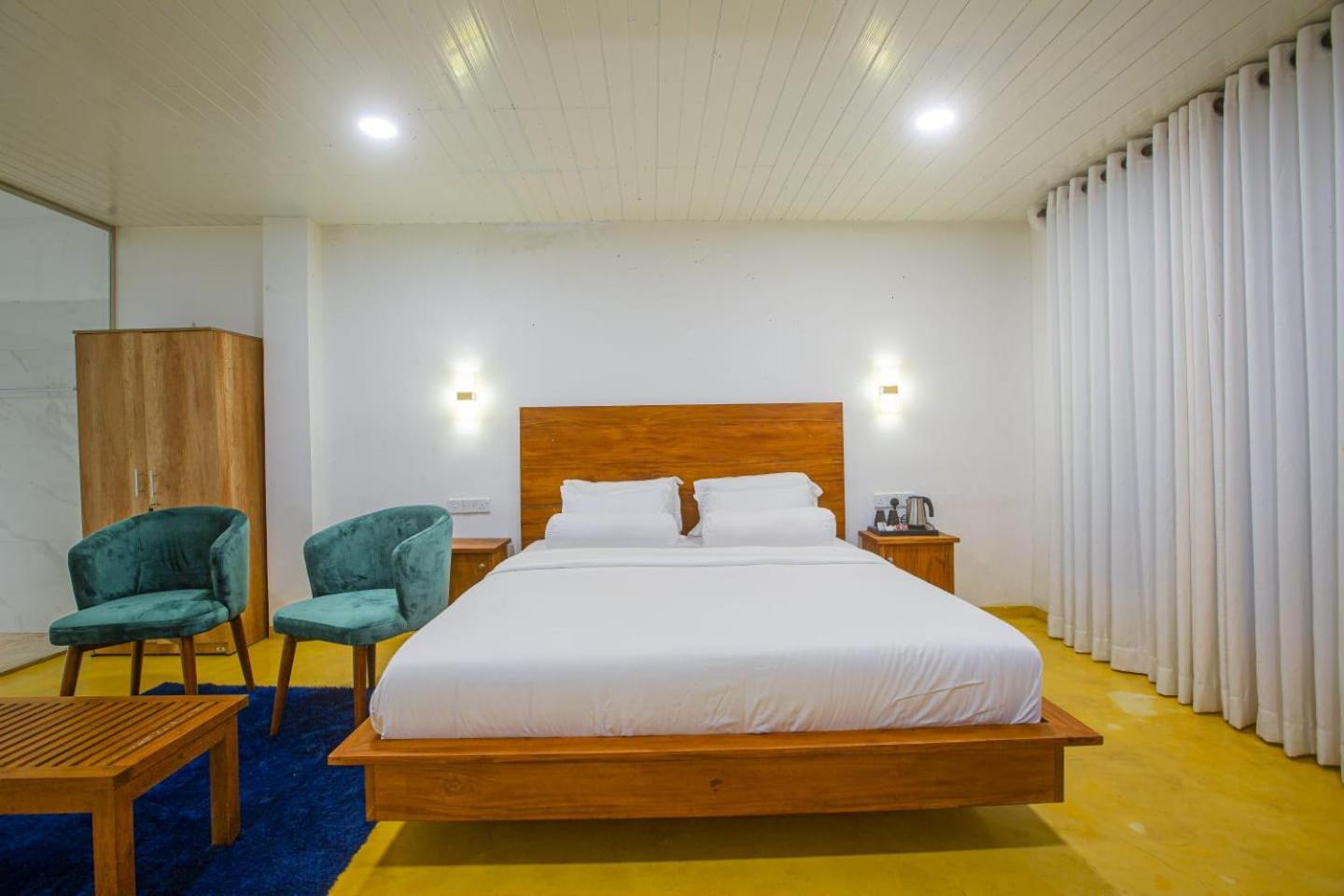 Sri Lanka Beach House Hotel and SPA