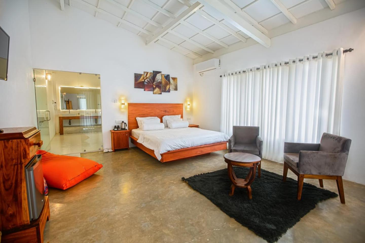 Sri Lanka Beach House Hotel and SPA