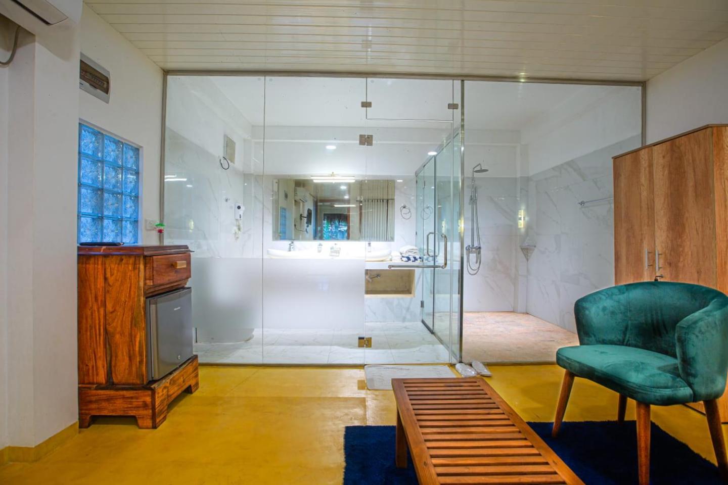 Sri Lanka Beach House Hotel and SPA