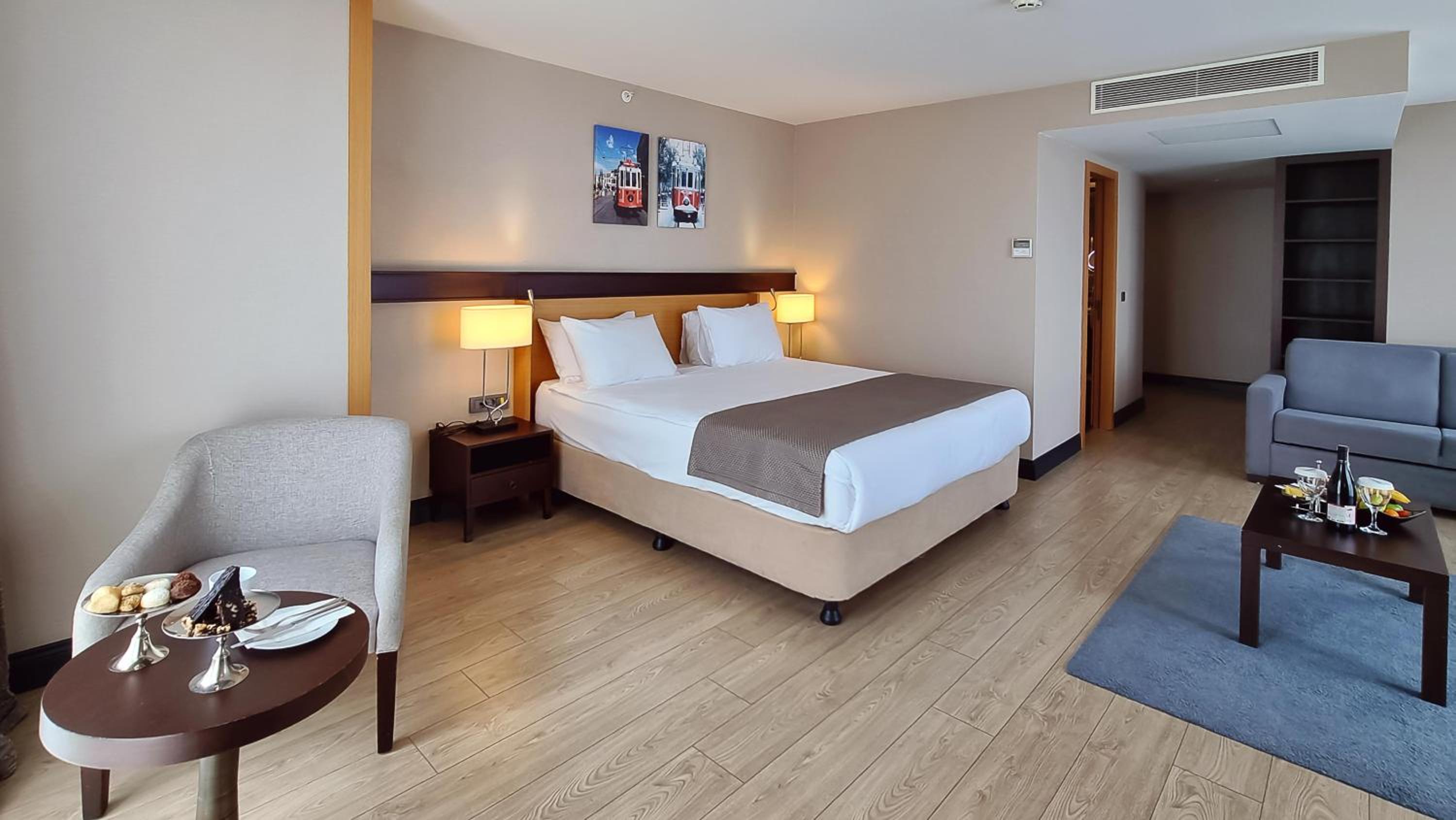 Port Bosphorus - Image 24