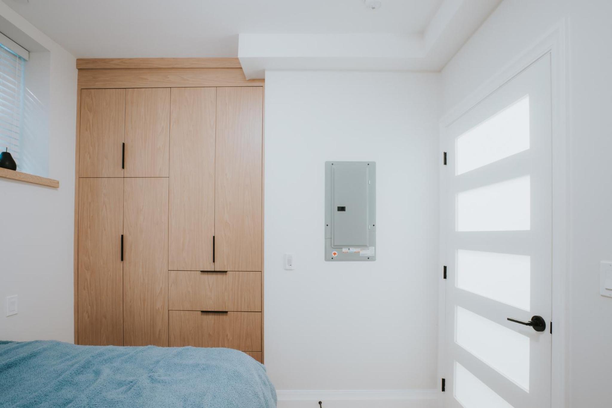 A Gentle Hideaway in the Urban Forest WEST END downtown Vancouver