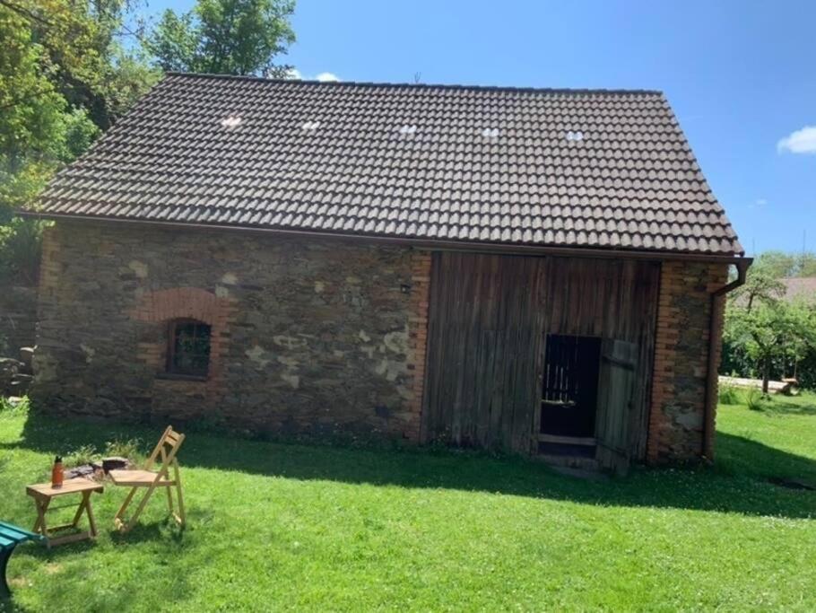Chaloupka v srdci Křivoklátska