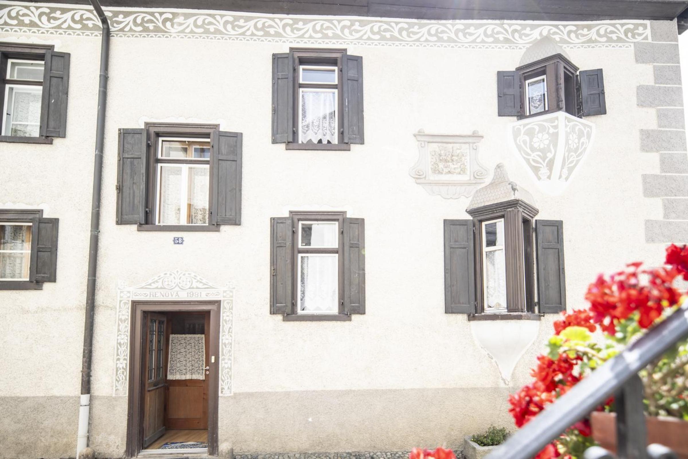 Chasa Broel Ferienhaus mitten in Ardez