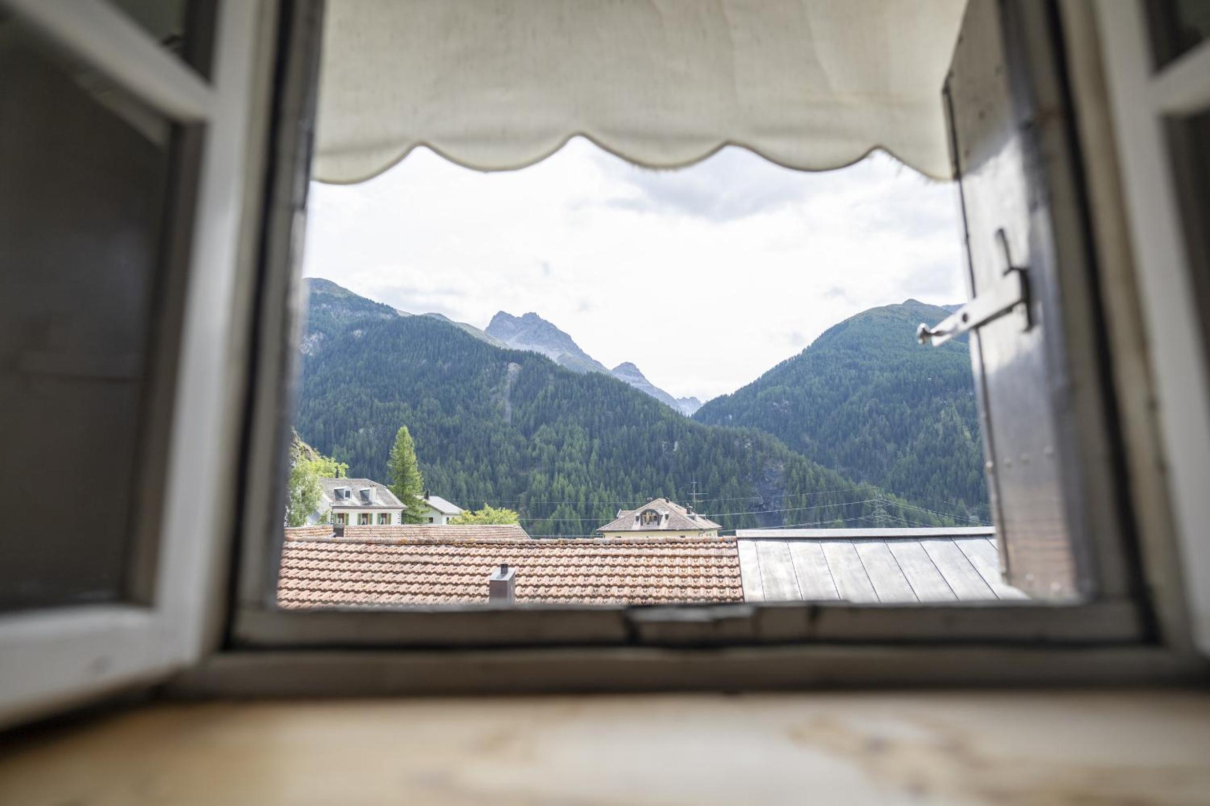 Chasa Broel Ferienhaus mitten in Ardez