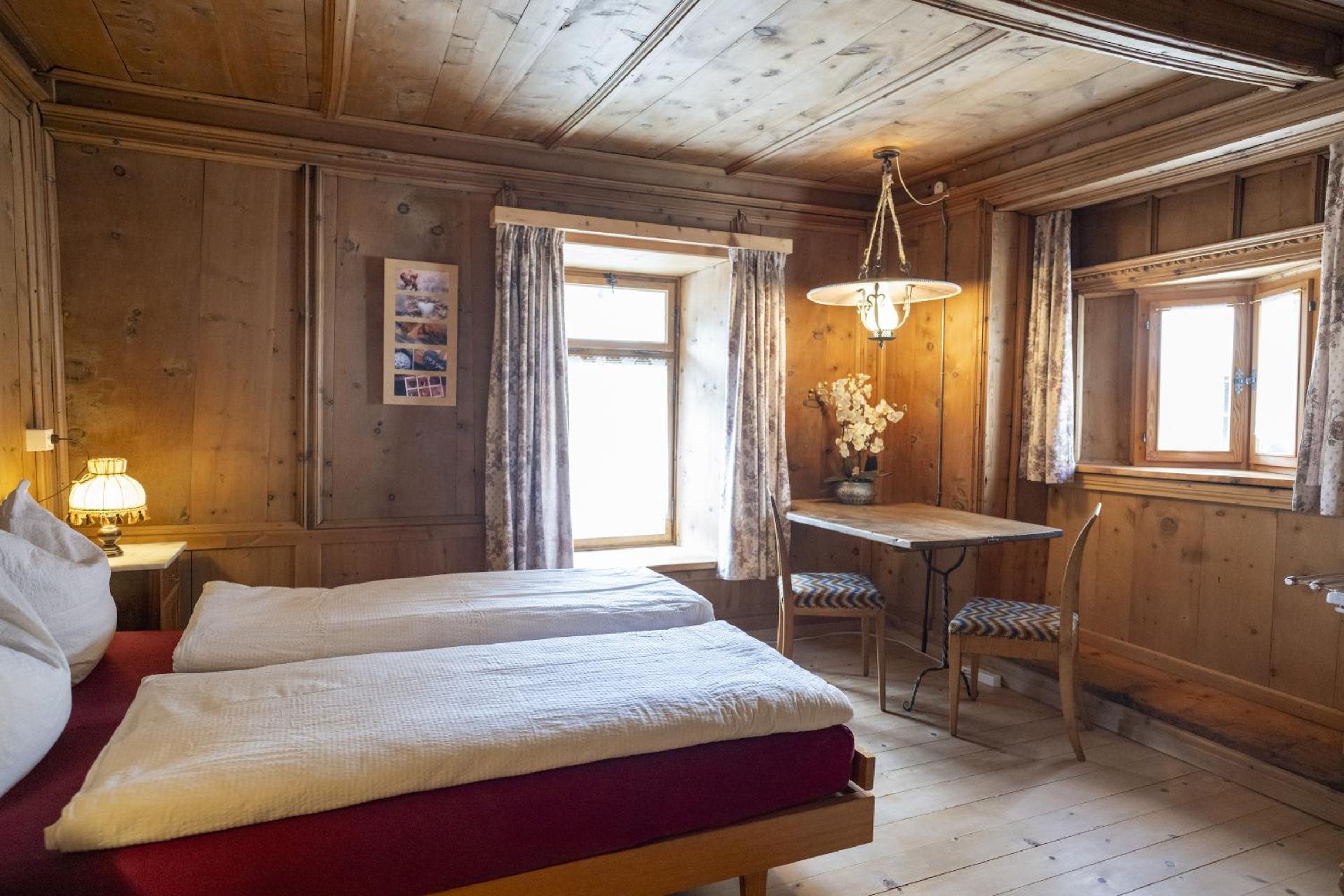 Chasa Broel Ferienhaus mitten in Ardez