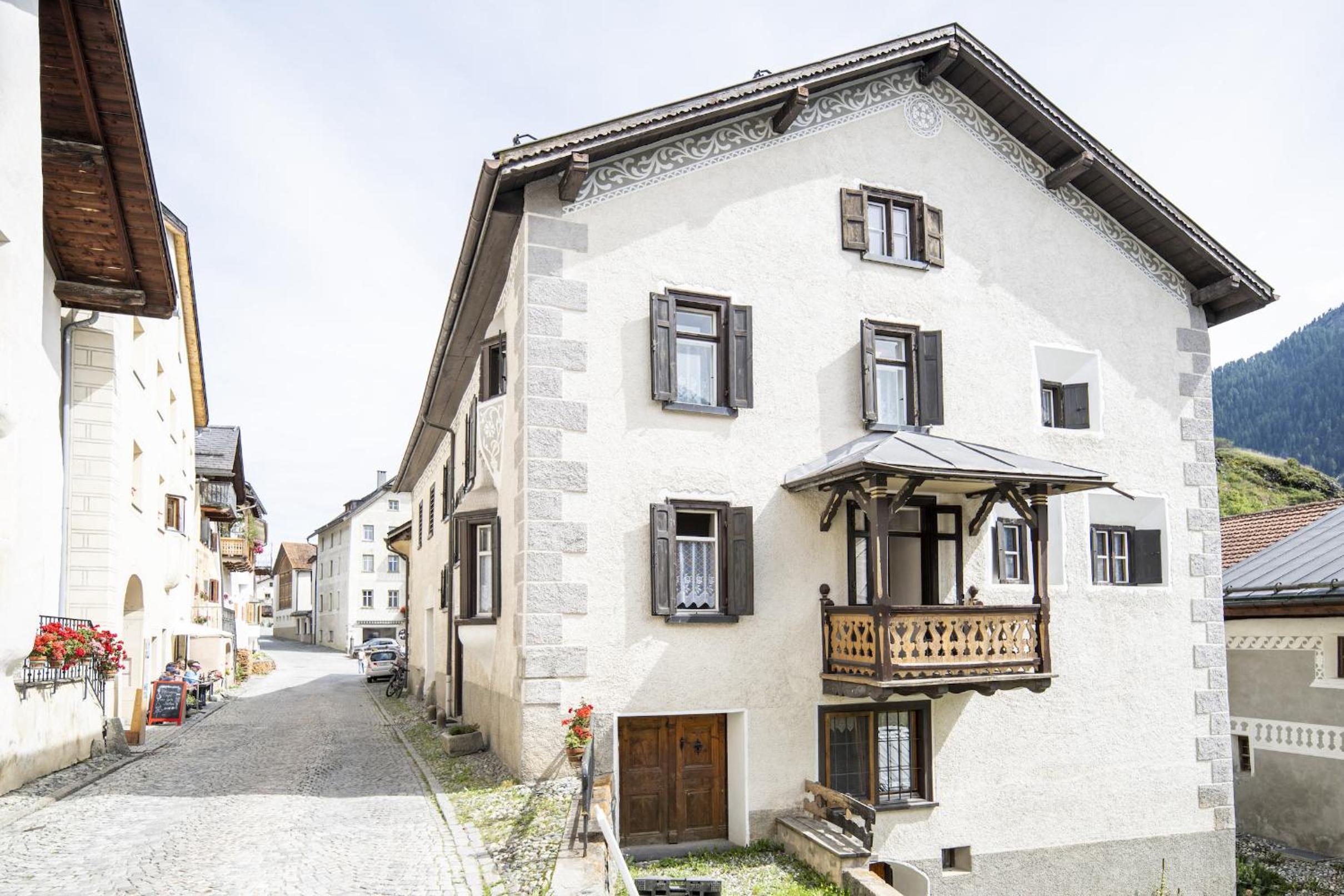 Chasa Broel Ferienhaus mitten in Ardez