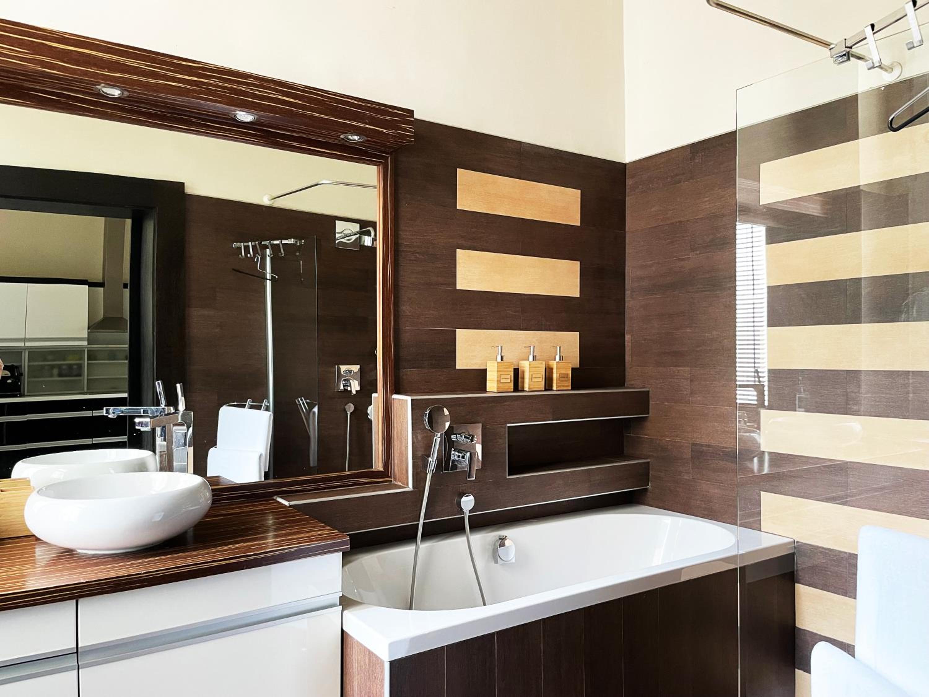 Deluxe Cosmopolitan Apartment Budapest with Free Parking view 2