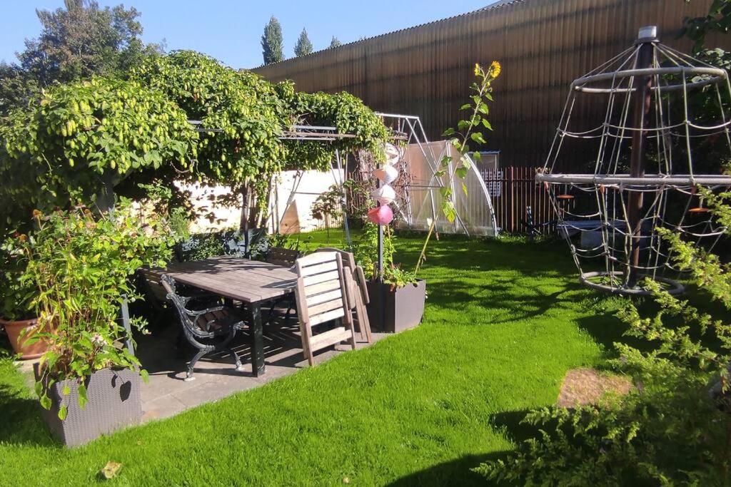 Bijou 2 hübsche 1 Zimmer Wohnung