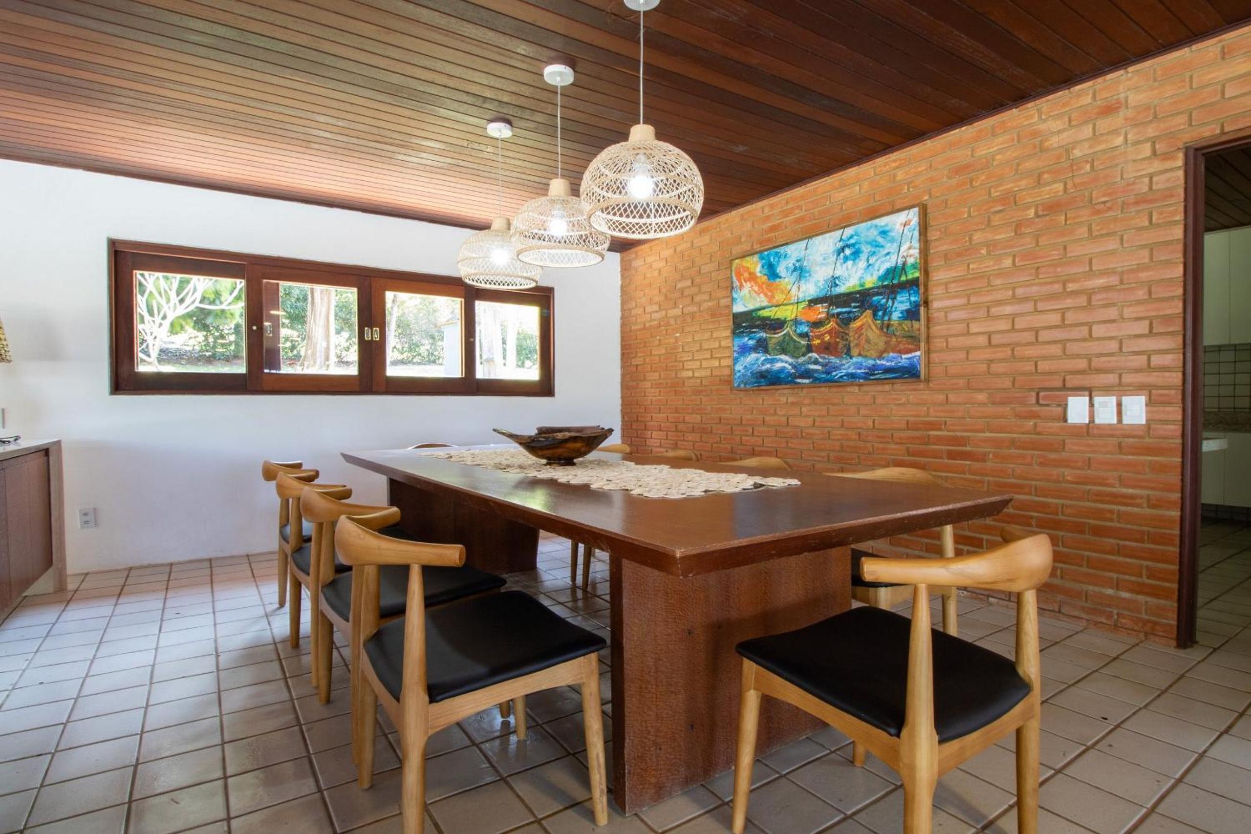 Casa 04 Suítes com vista privativa para lagoa