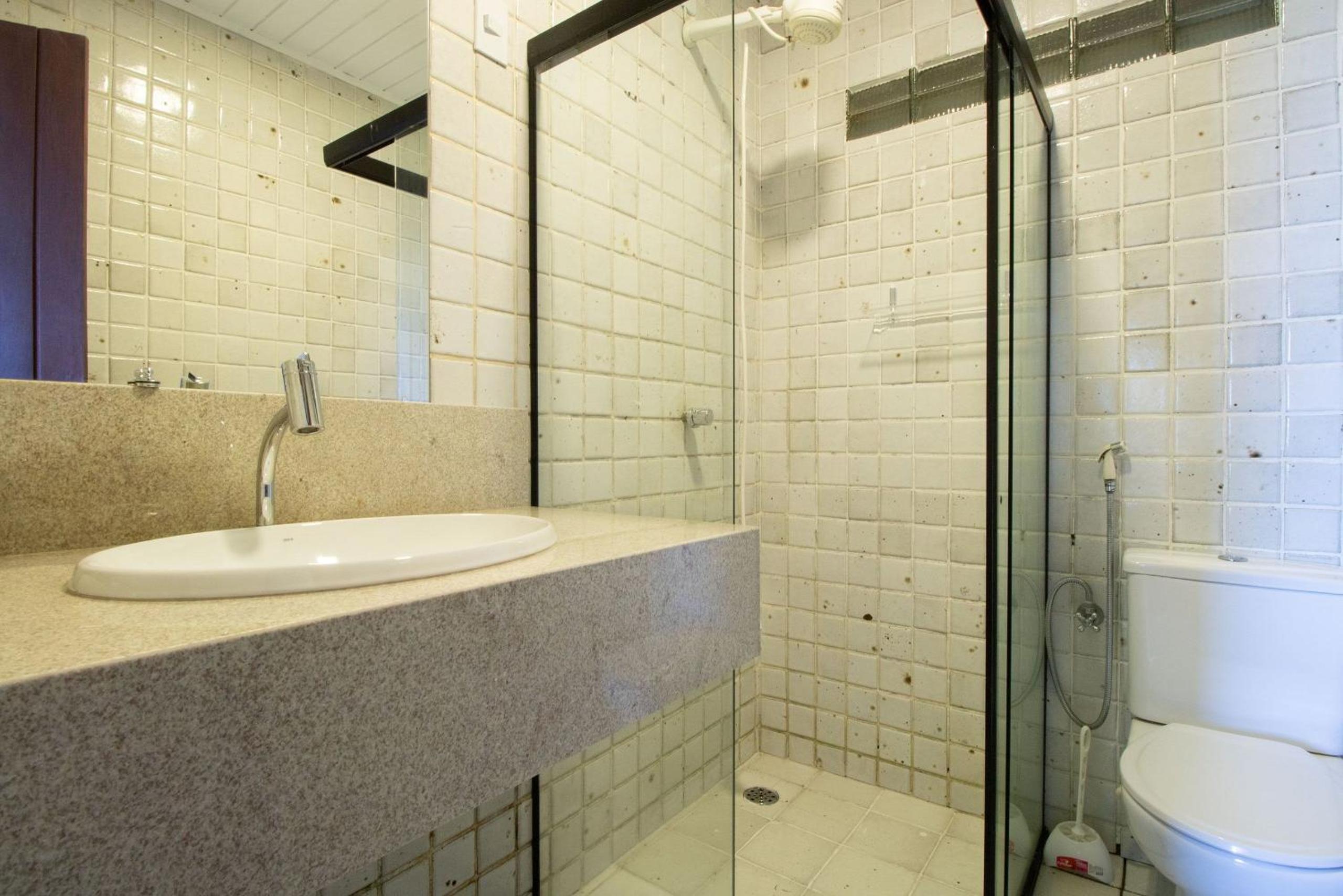 Casa 04 Suítes com vista privativa para lagoa