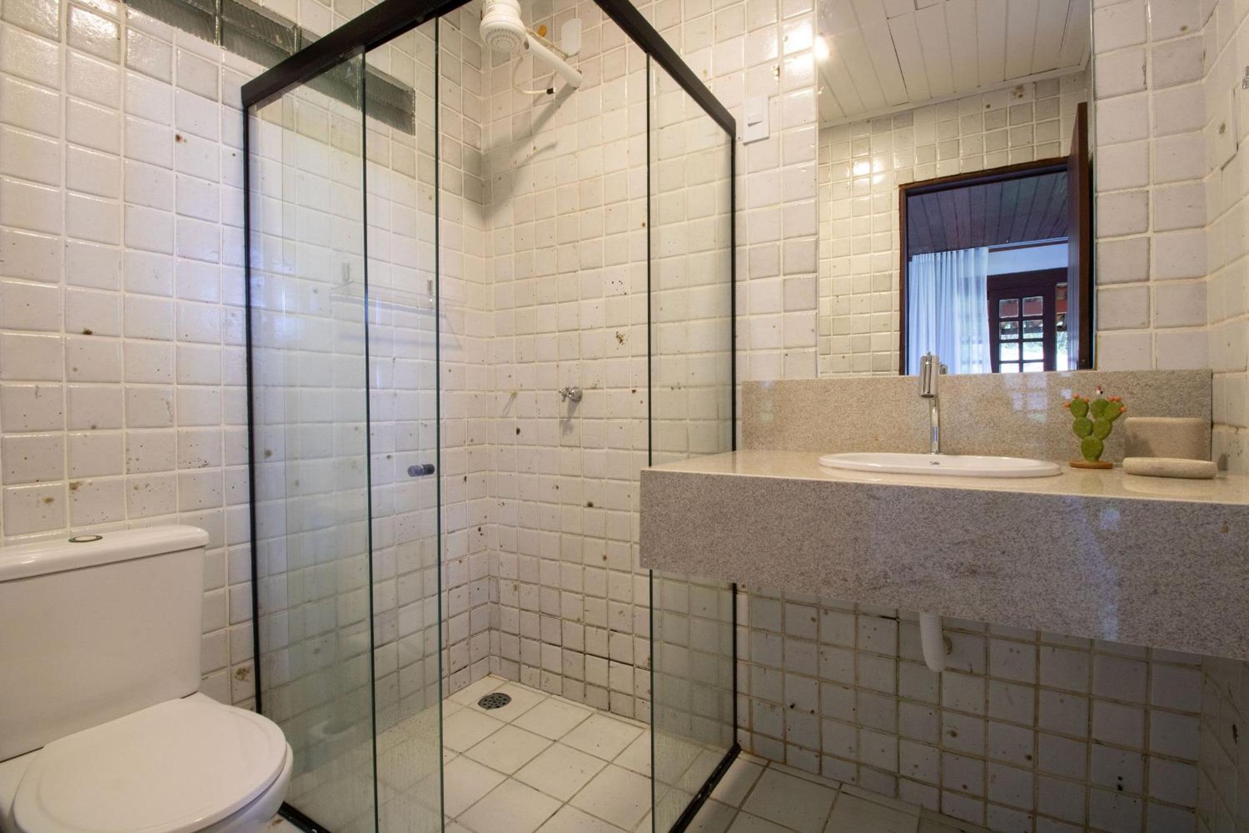 Casa 04 Suítes com vista privativa para lagoa