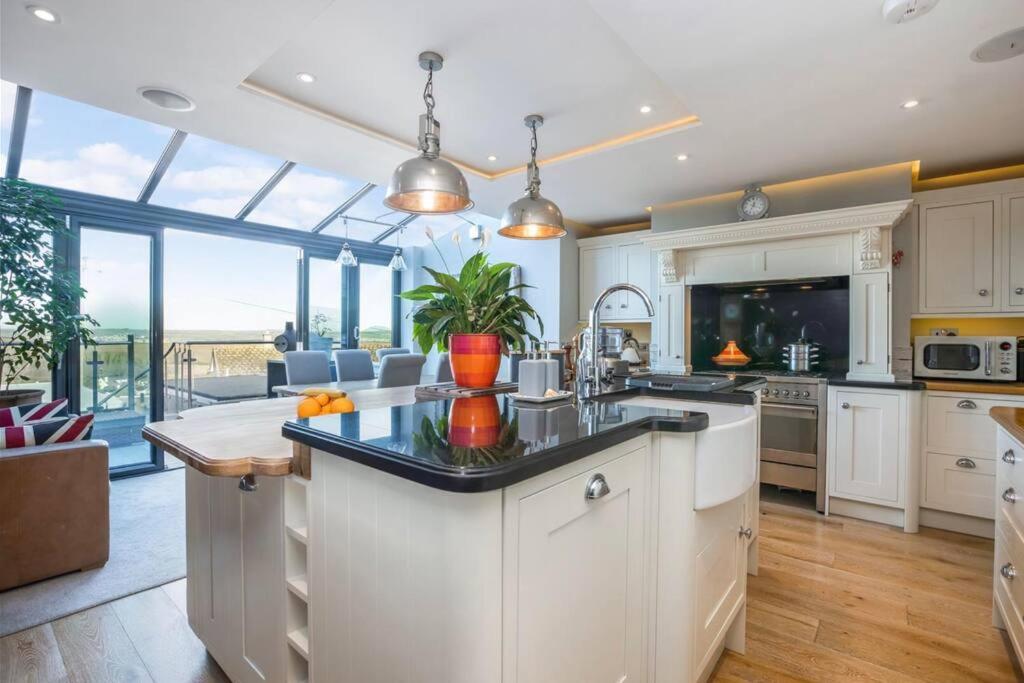 Delightful Salcombe house with panoramic views view 3