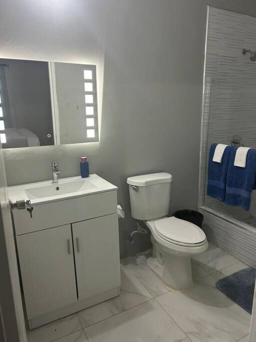 Oak Villa MontegoBay2 Queen Room