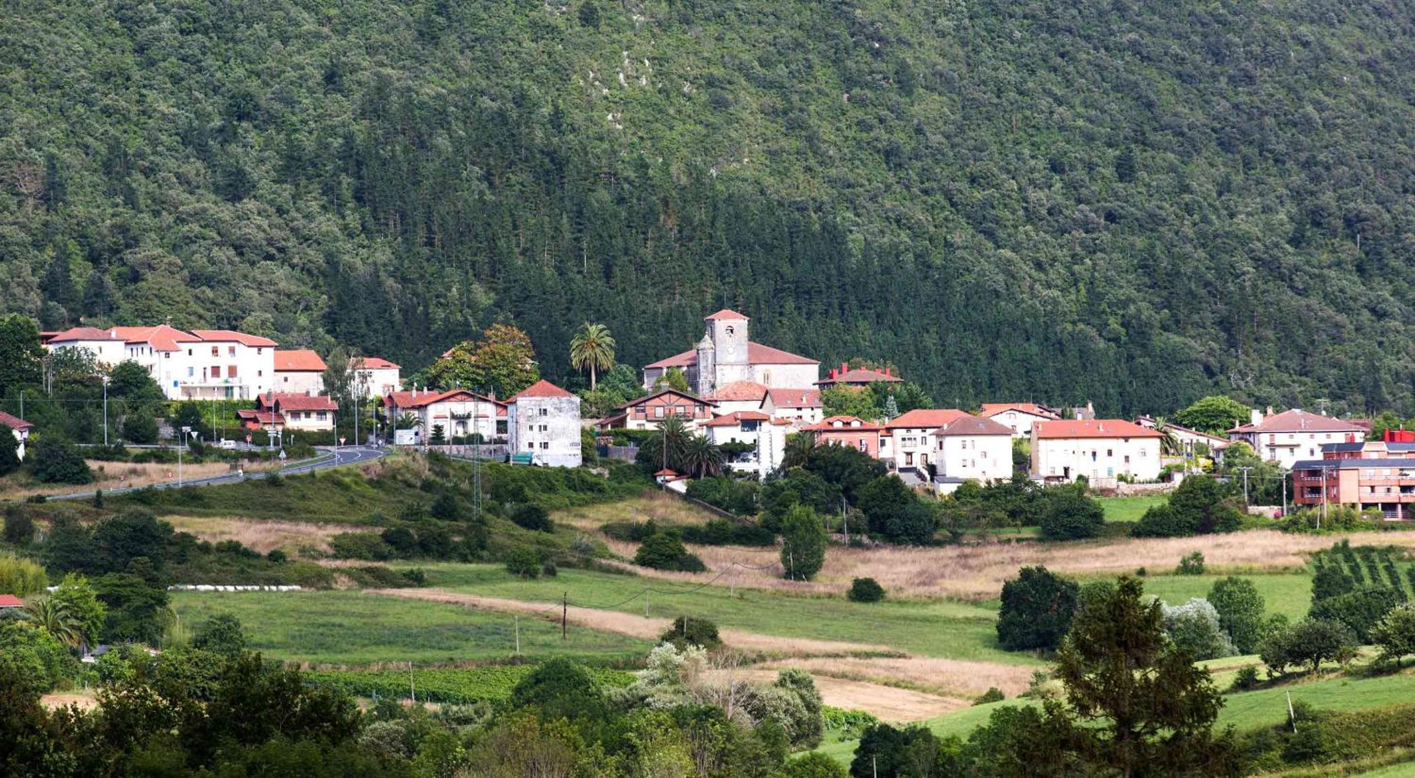 Ojangoiti with outlet for electric vehicle By Kabia Gestión