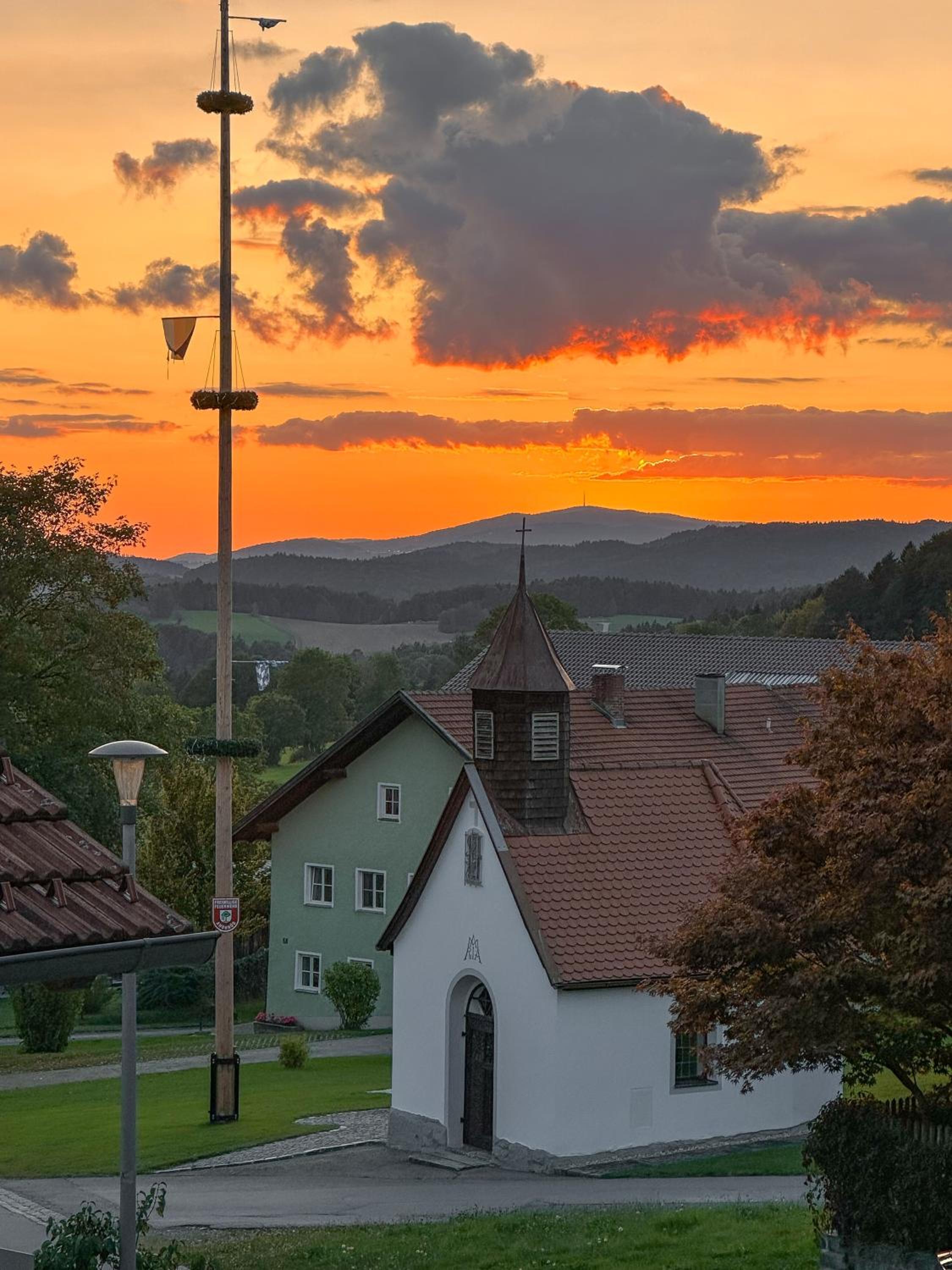 400qm bayerische VILLA 2500qm uneinsehbarer Garten in beliebter Urlaubsregion