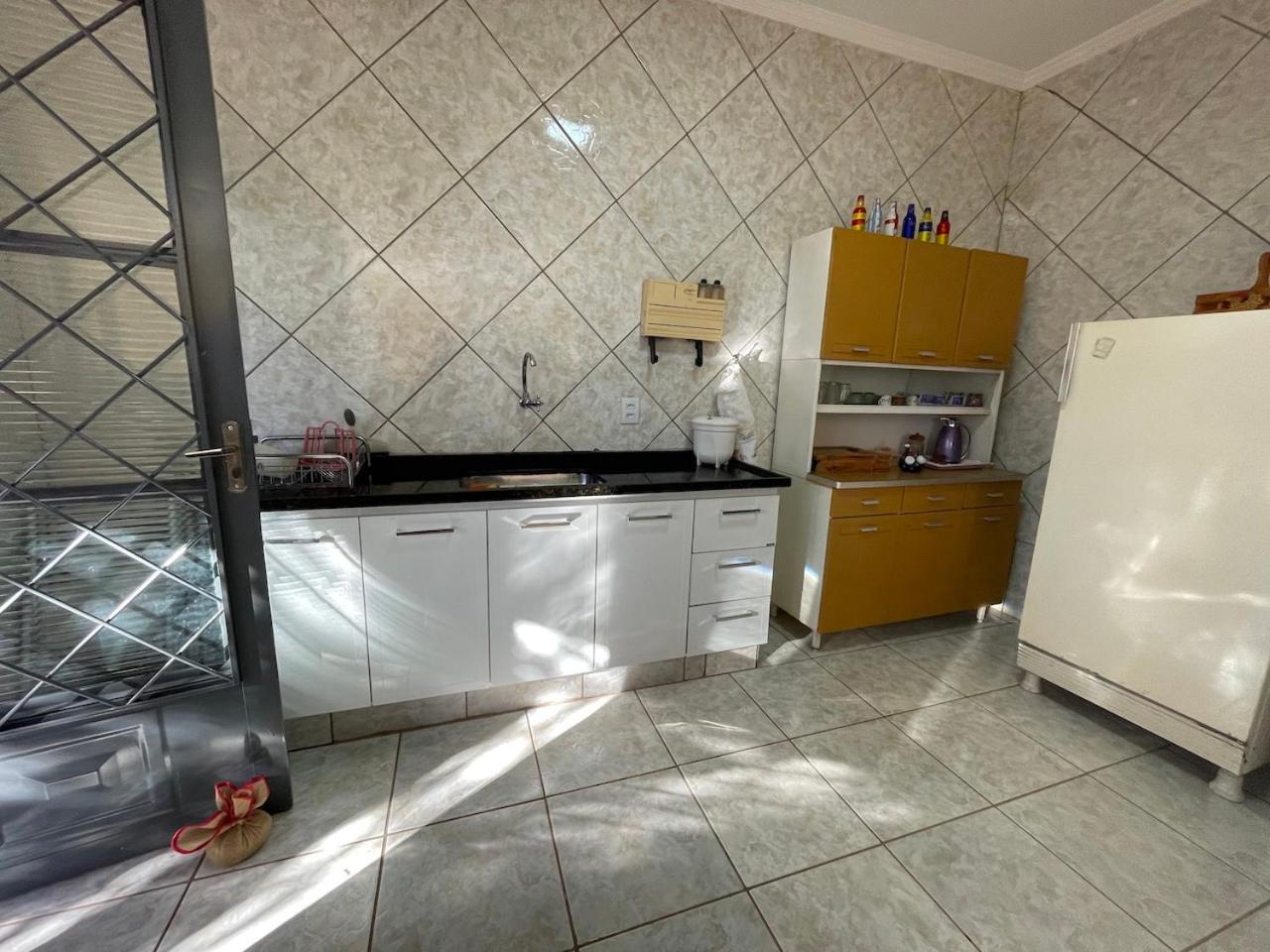 Rancho próximo rio pesca Sales