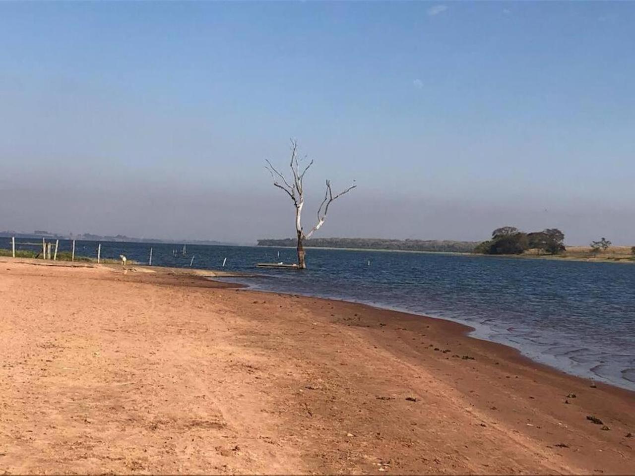 Rancho próximo rio pesca Sales