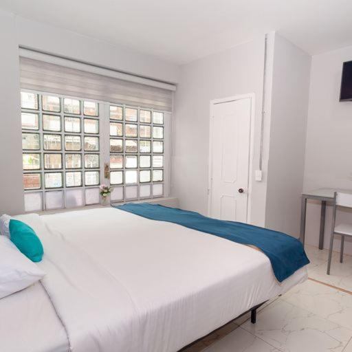 ApartaSuites Bogota MANZINI