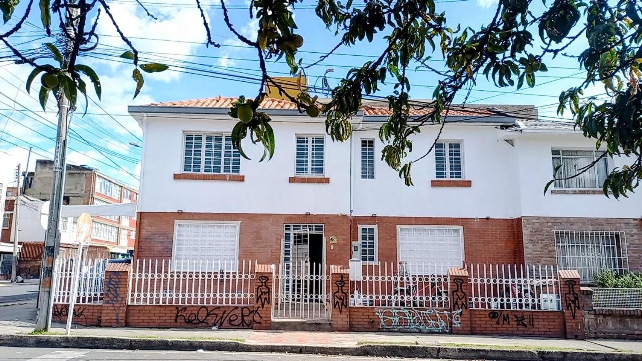 ApartaSuites Bogota MANZINI