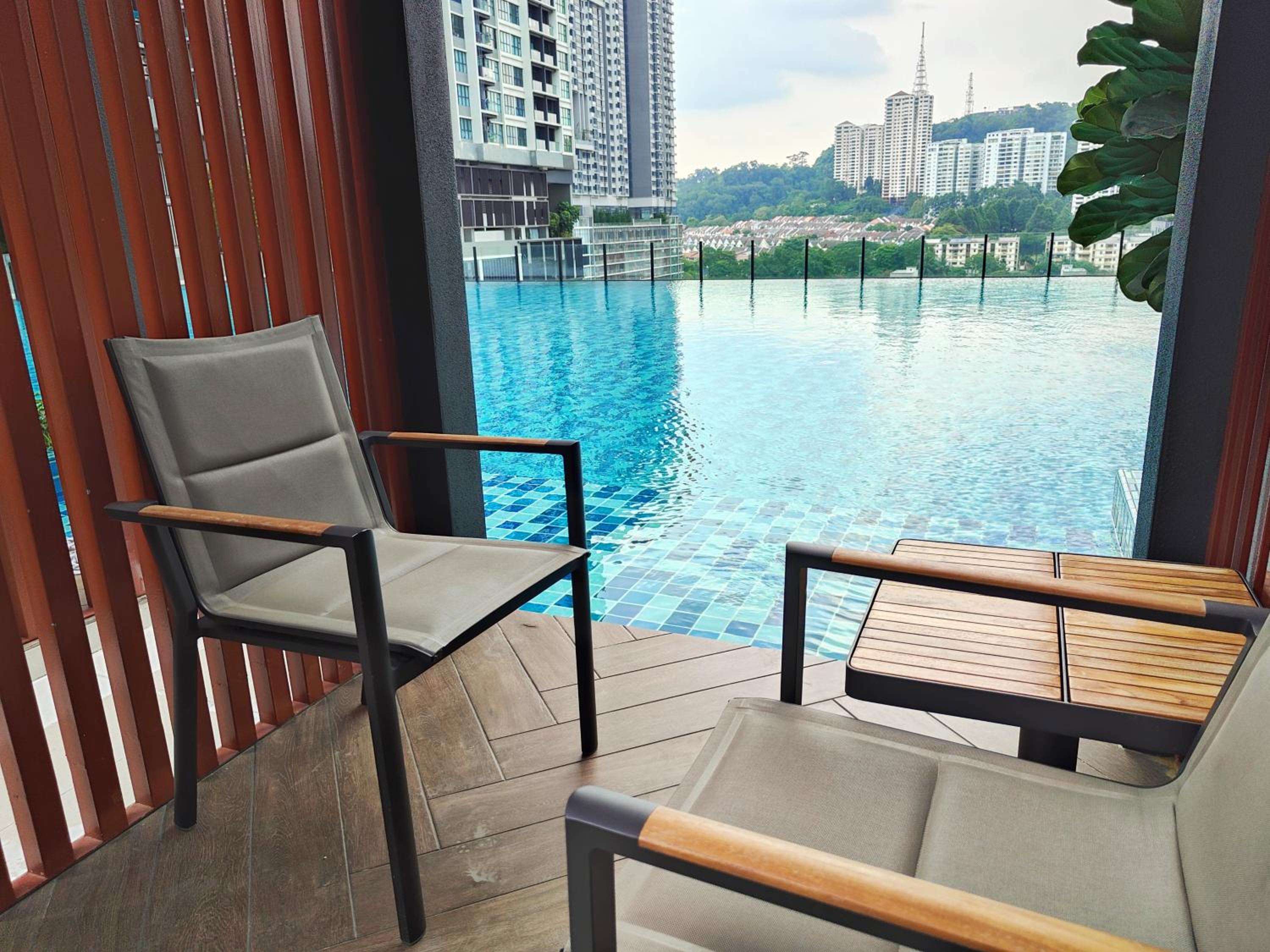 Platinum Arena Luxury Suites