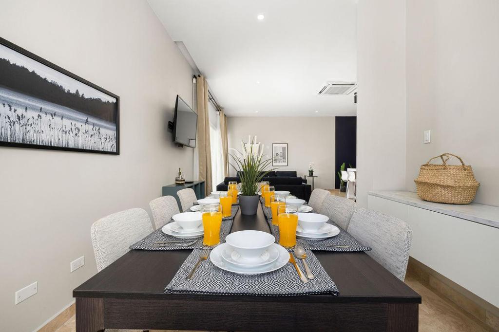 Stunning 10-bedroom Private Villa
