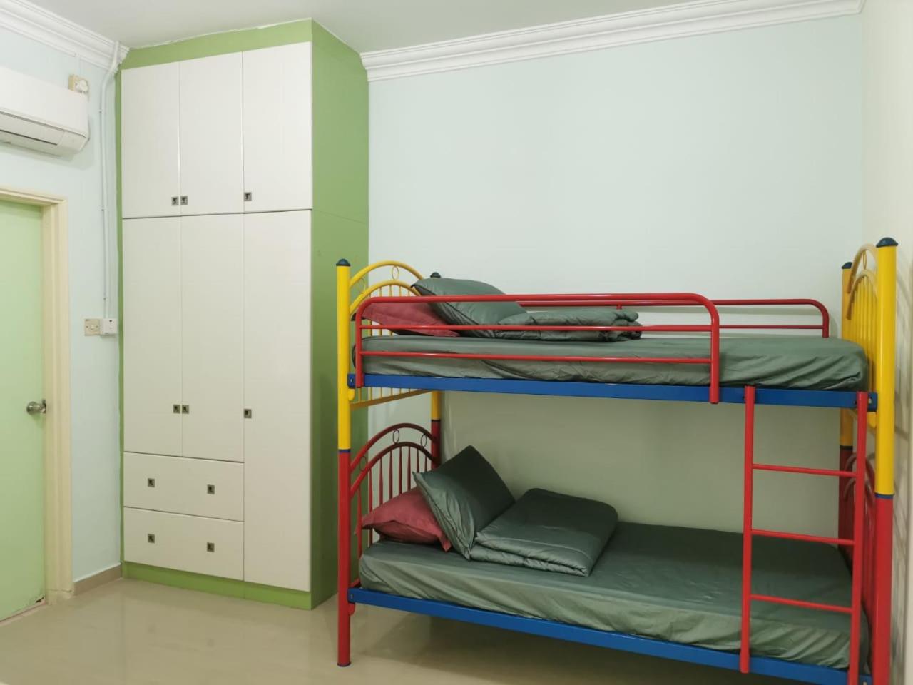 JMKT Homestay Bandar Seri Alam 9-10pax photo 4