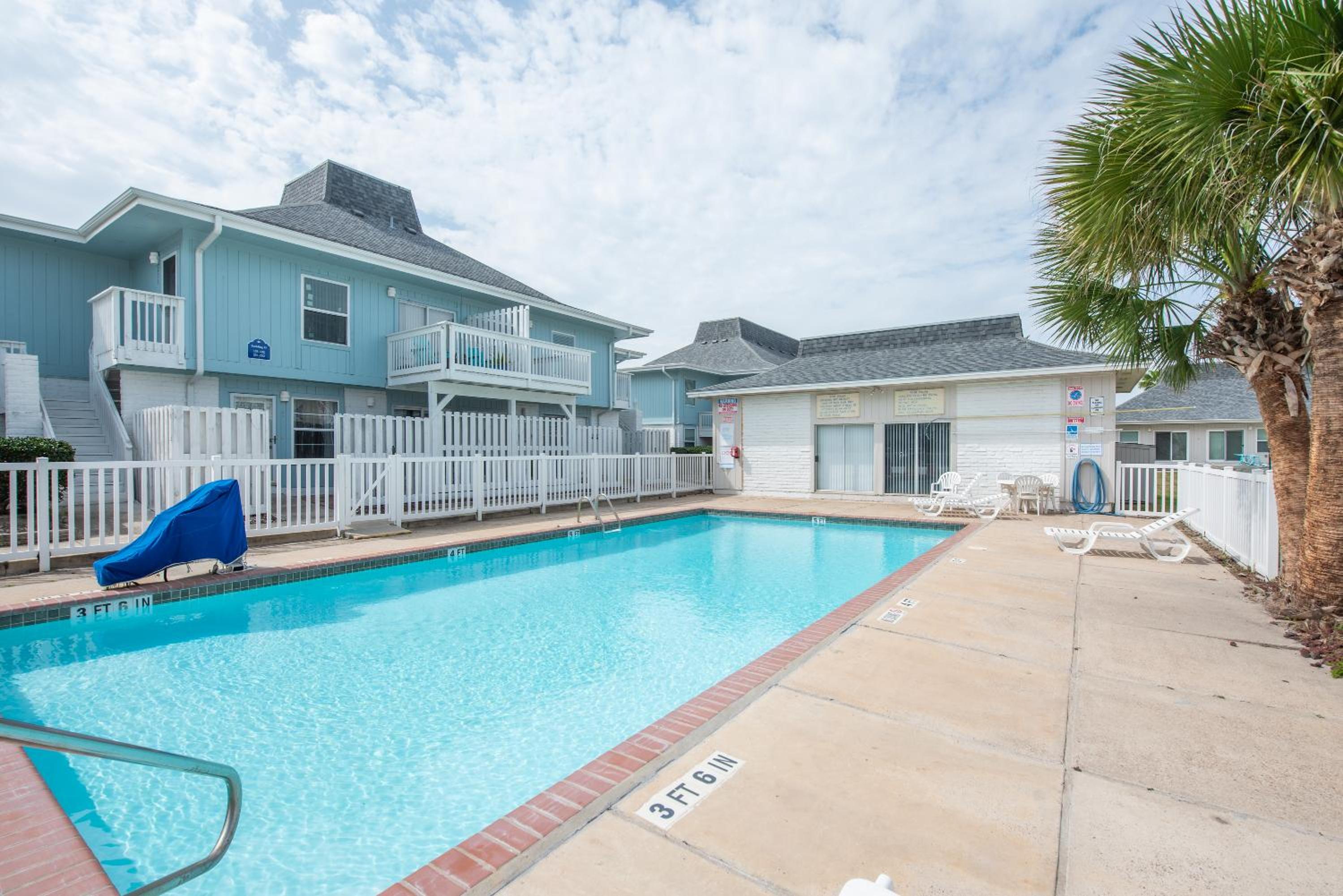 EC230 Beachside Condo Community with Shared Pools and Boardwalk view 5