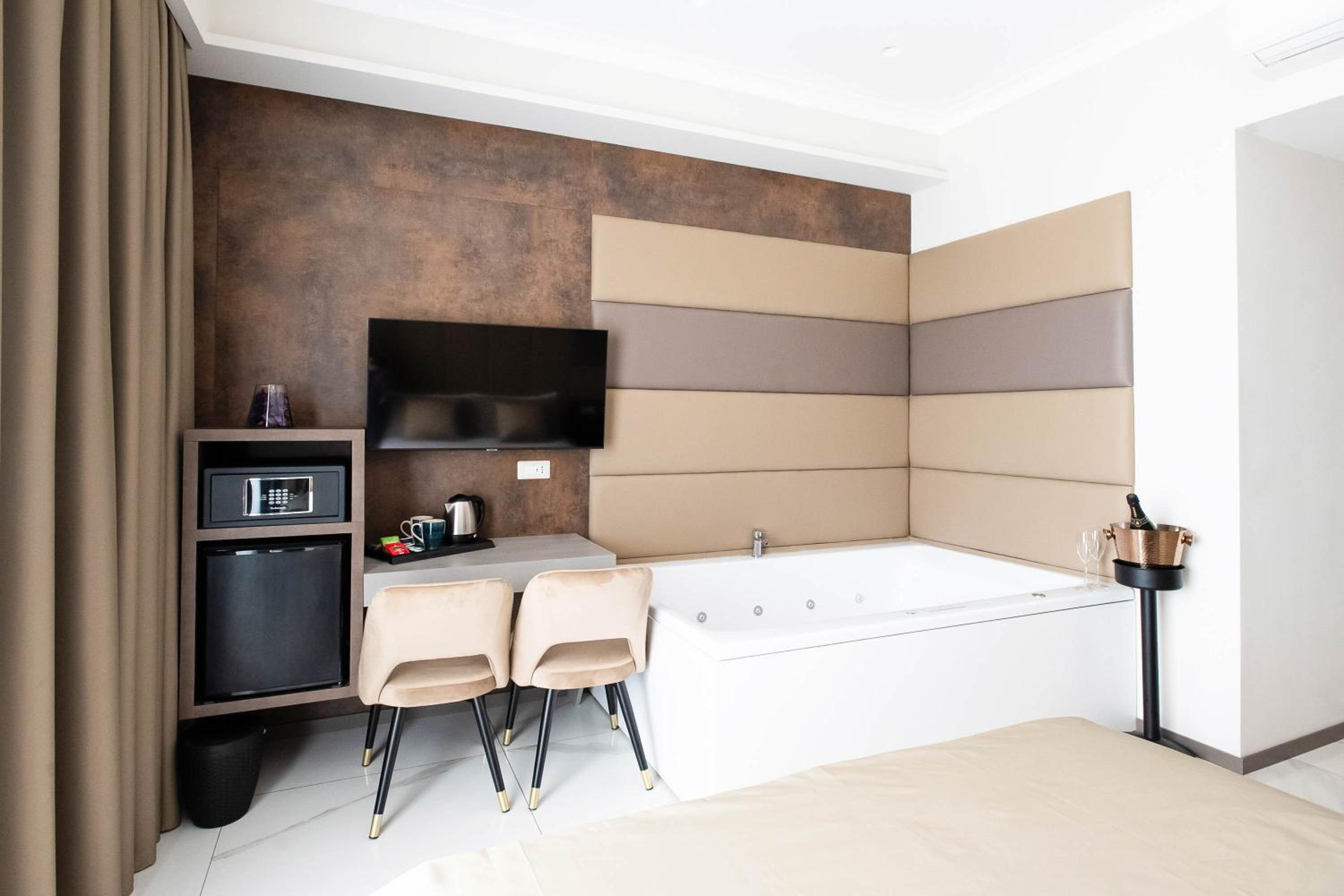 Imperatrice Suites