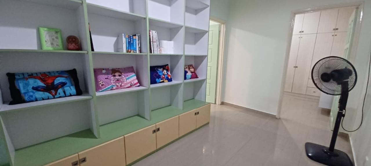 JMKT Homestay Bandar Seri Alam 9-10pax photo 6