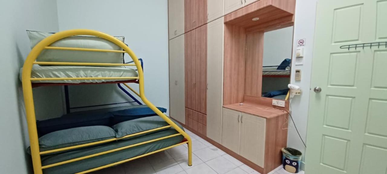 JMKT Homestay Bandar Seri Alam 9-10pax photo 8