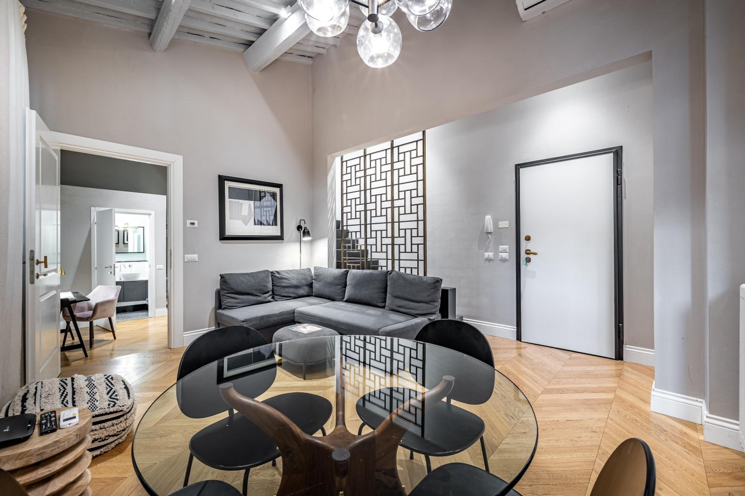 Hs4U Ricasoli Luxury apartment near Duomo N.1