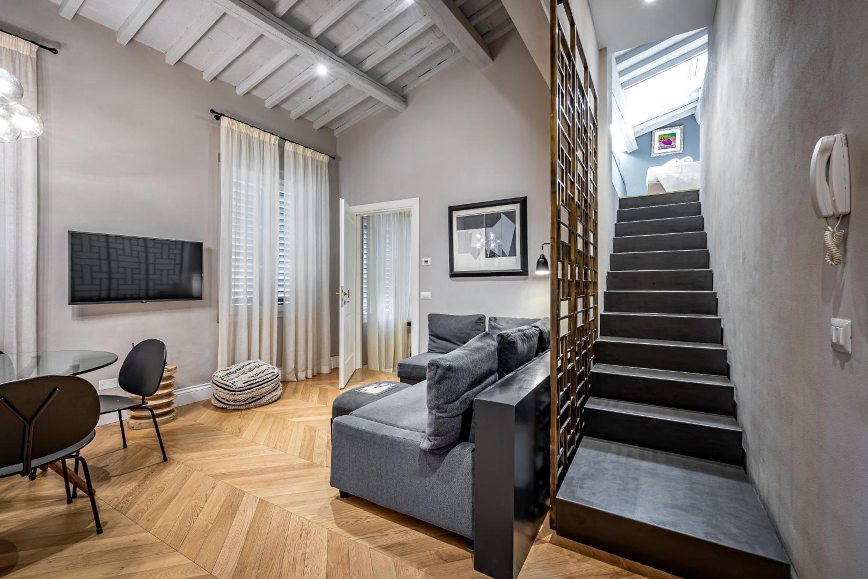 Hs4U Ricasoli Luxury apartment near Duomo N.1
