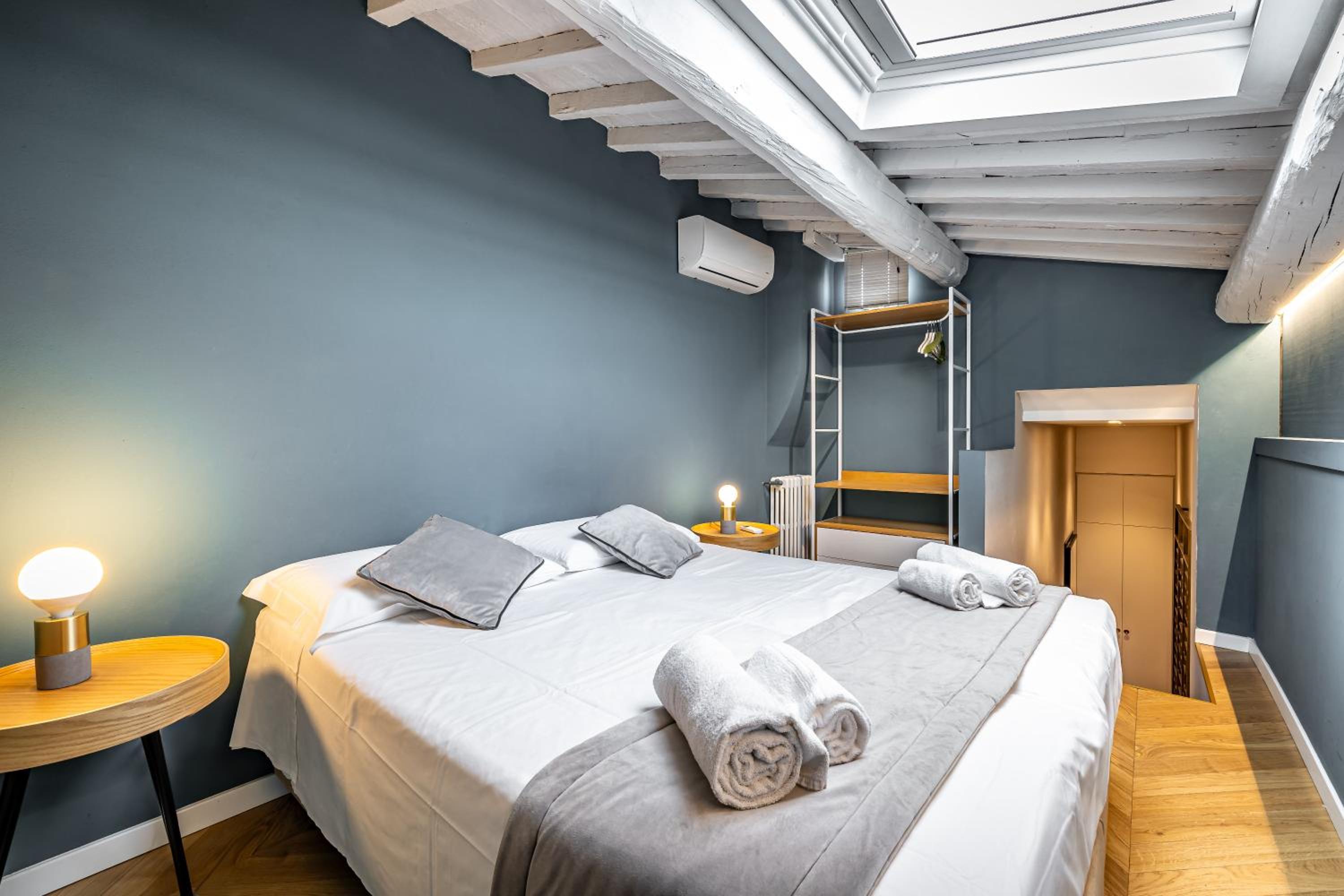 Hs4U Ricasoli Luxury apartment near Duomo N.1