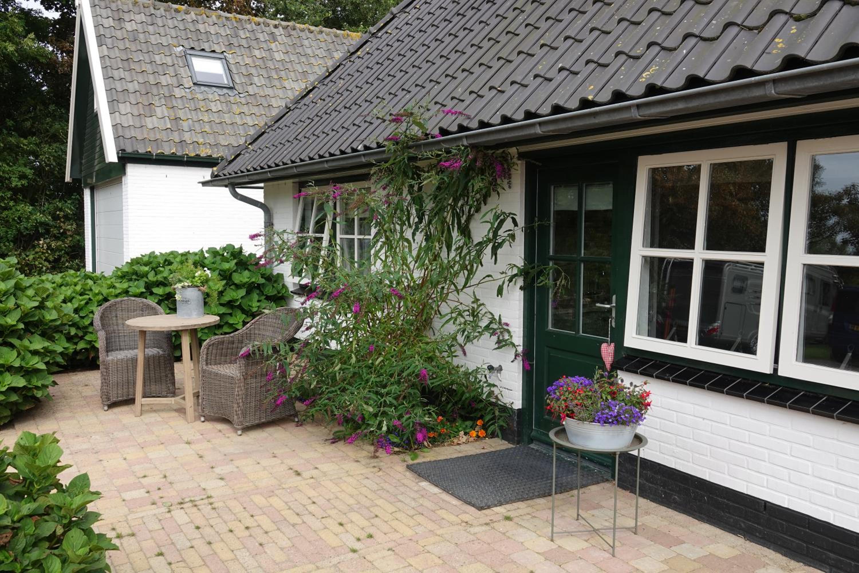 Terras kamer view 5