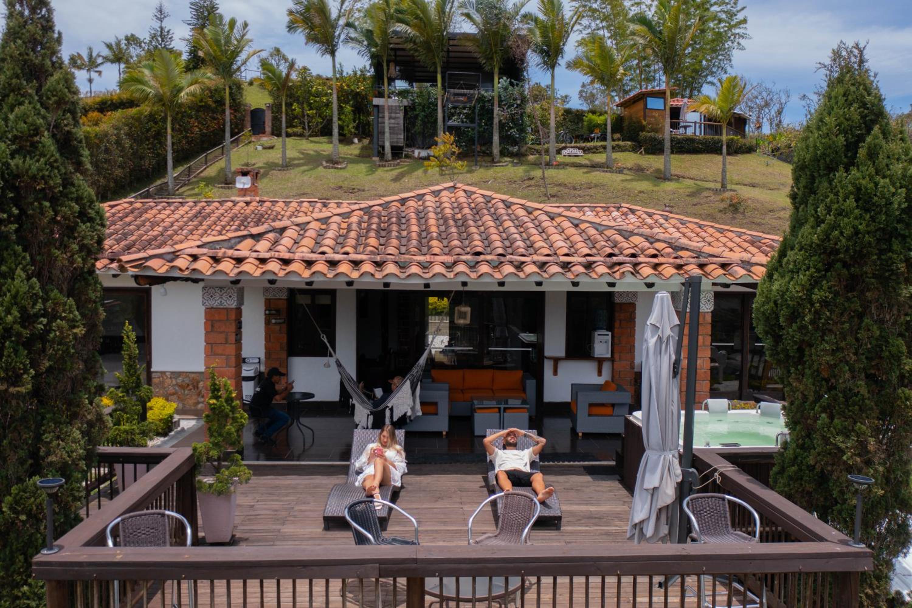 CASA CAMPESTRE MONTECARLO Guatapé- desayuno a pareja