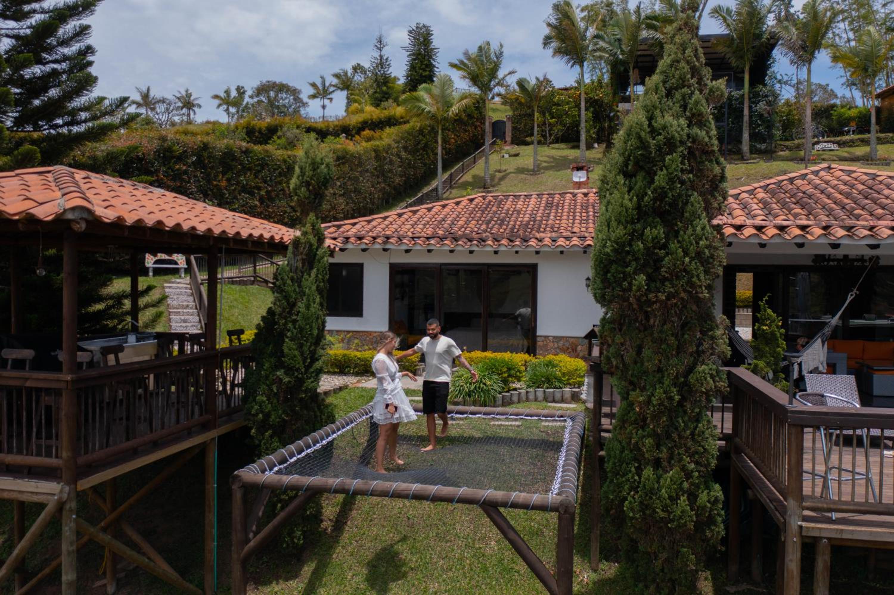 CASA CAMPESTRE MONTECARLO Guatapé- desayuno a pareja