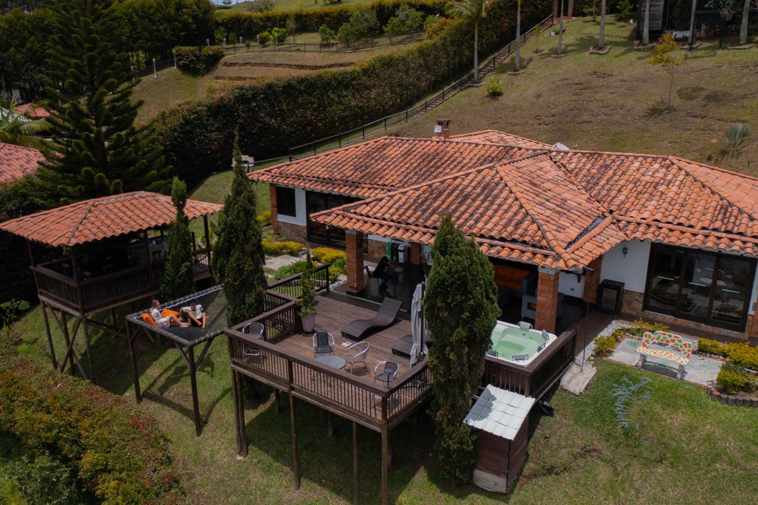 CASA CAMPESTRE MONTECARLO Guatapé- desayuno a pareja