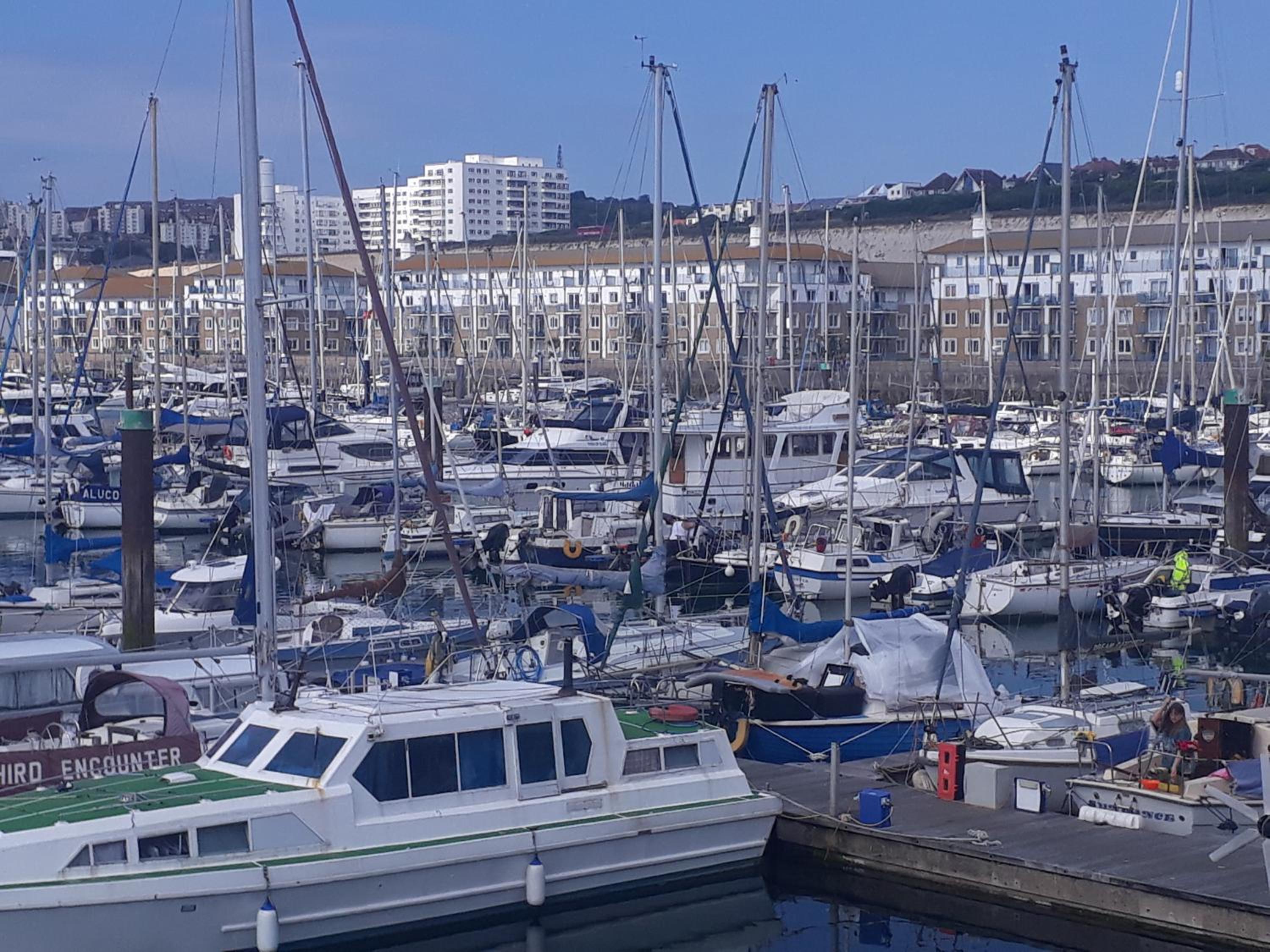 Fantastic Waterside apartment in Brighton Marina