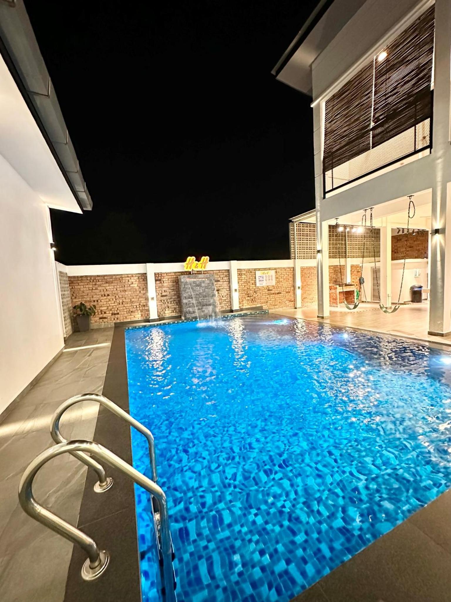 H&H 3 【Karaoke•Private Pool•BBQ•Steamboat•19 Pax】 photo 8