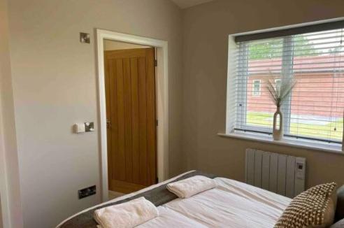 Spacious 3 Bedroom Sandstone Lodge view 3
