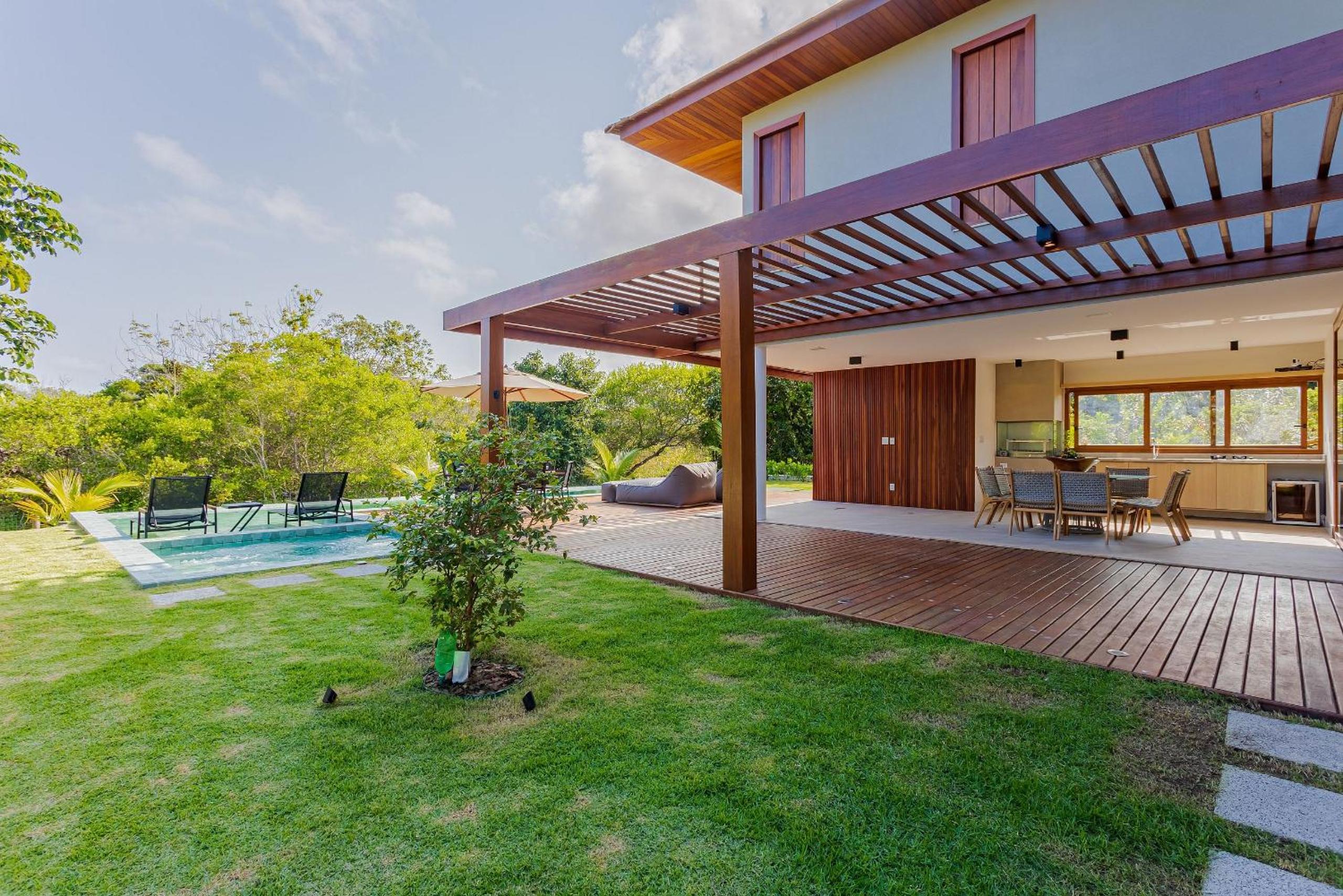 PF58 Casa Alto Luxo 6 Suítes - Praia Bella, com acesso exclusivo à praia!